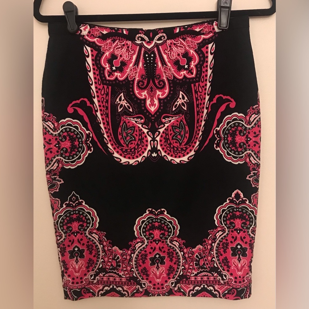 INC Blk/Fucshia Paisley Pencil Skirt